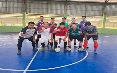Laga Persahabatan Futsal MIN 1 Paser dan MTsN 1 Paser: Perkuat Kebugaran dan Soliditas Tenaga Pendidik